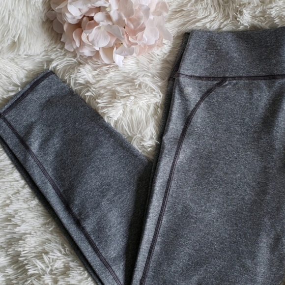 New Fabletics High Waist Heathered Gray BOOST Leggings - Picture 4 of 8